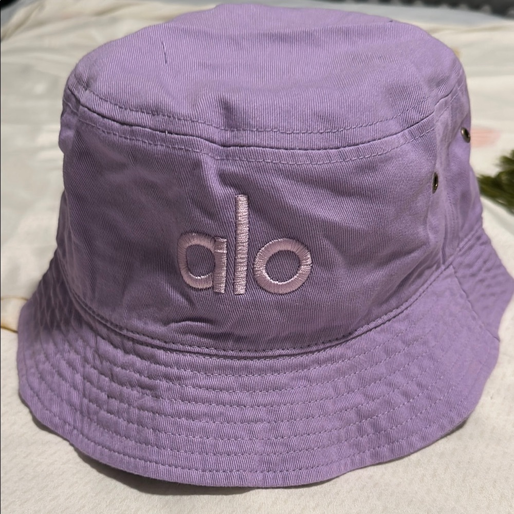 ALO Yoga Lilac Embroidered Bucket Hat